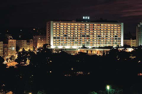 FOUR SEASONS HOTEL THE RITZ 