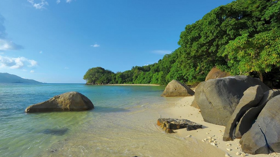 �. ����-�� (Sainte Anne)