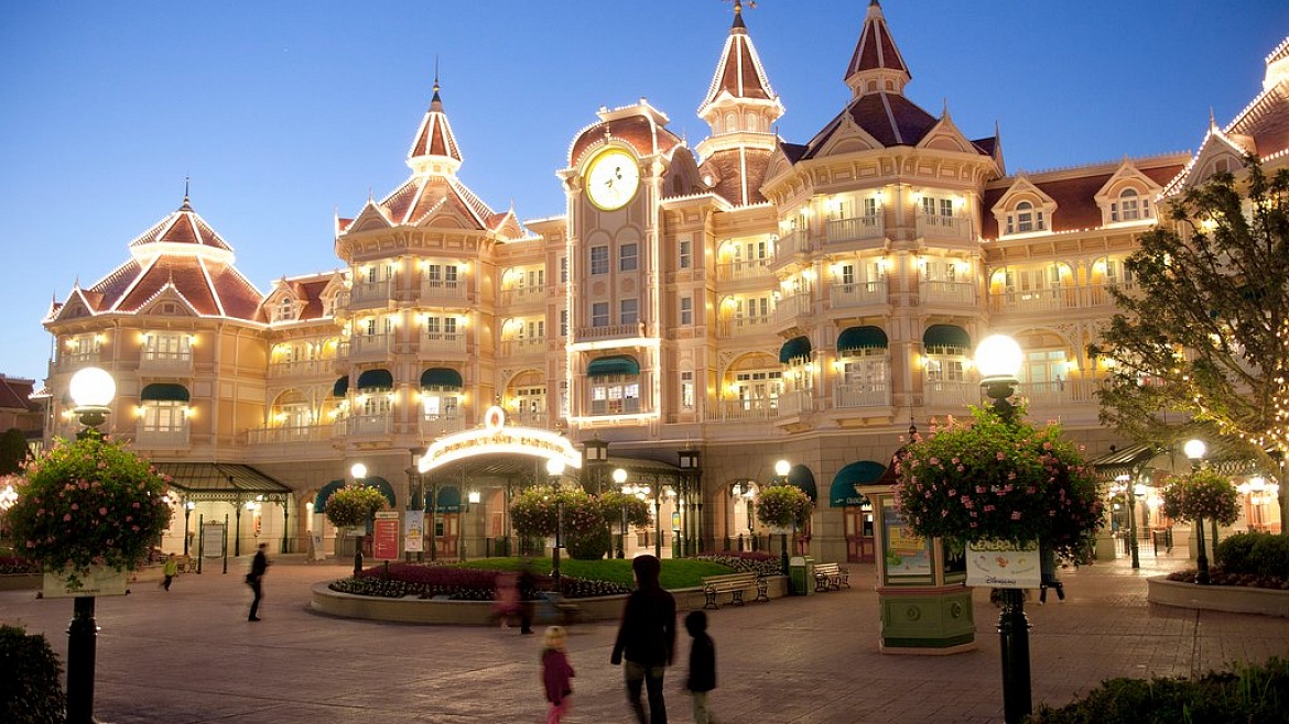 Disneyland Hotel