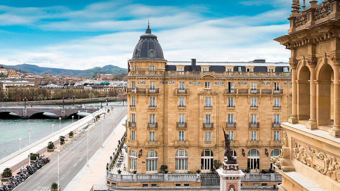  Hotel Maria Cristina, a Luxury Collection Hotel