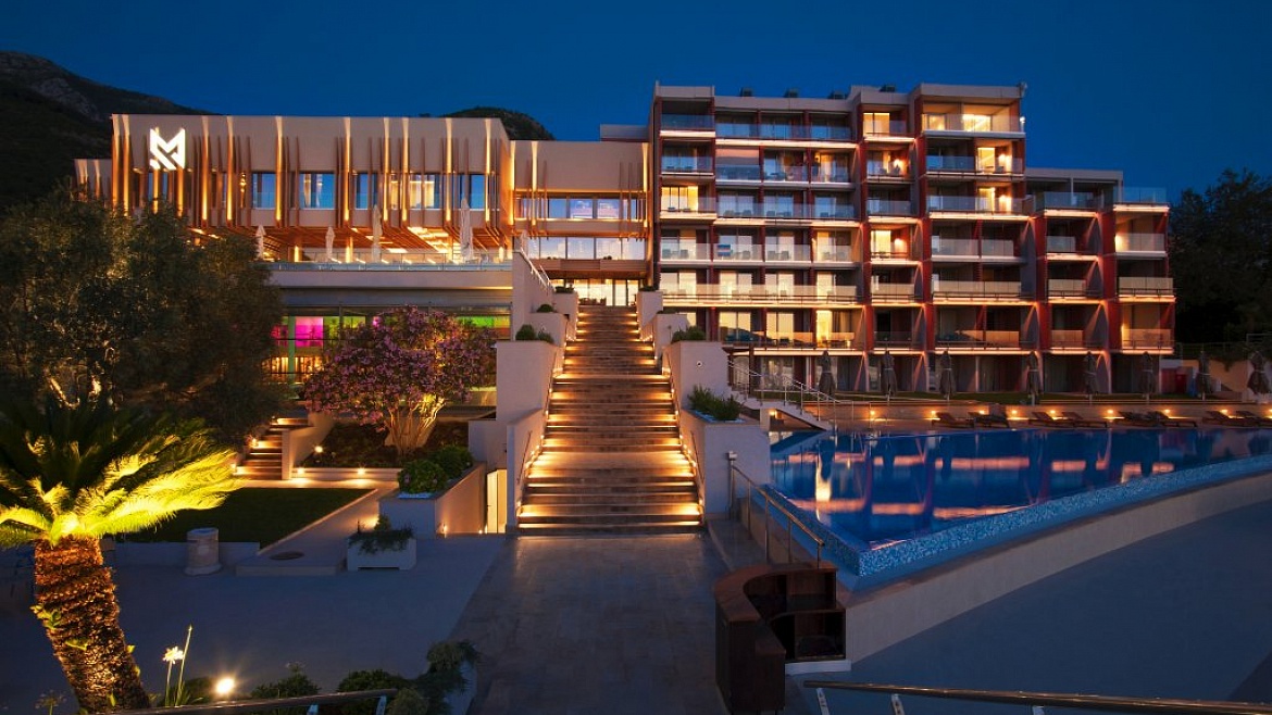 Maestral Resort & Casino